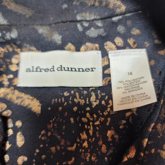 Alfred Dunner size 16 zip up Jacket shacket. Black with gold animal print - Picture 12 of 12